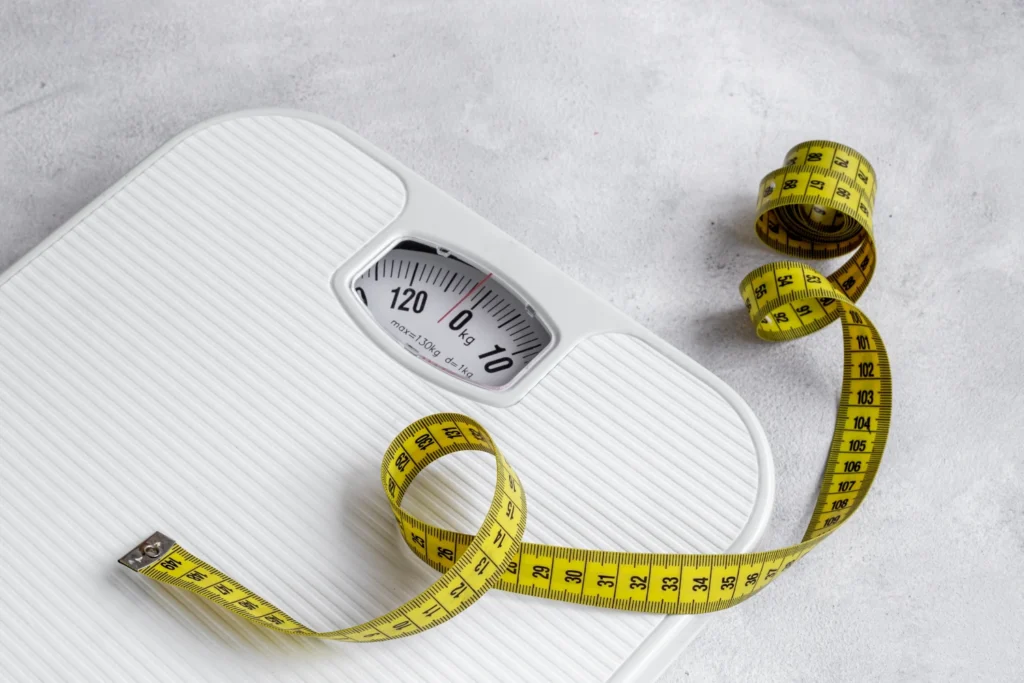 Set Point scale with a measuring tape for measuring body circumferences